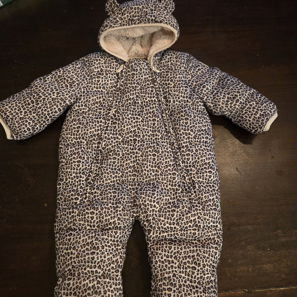 ✨️GAP Baby Leopard Print Snowsuit